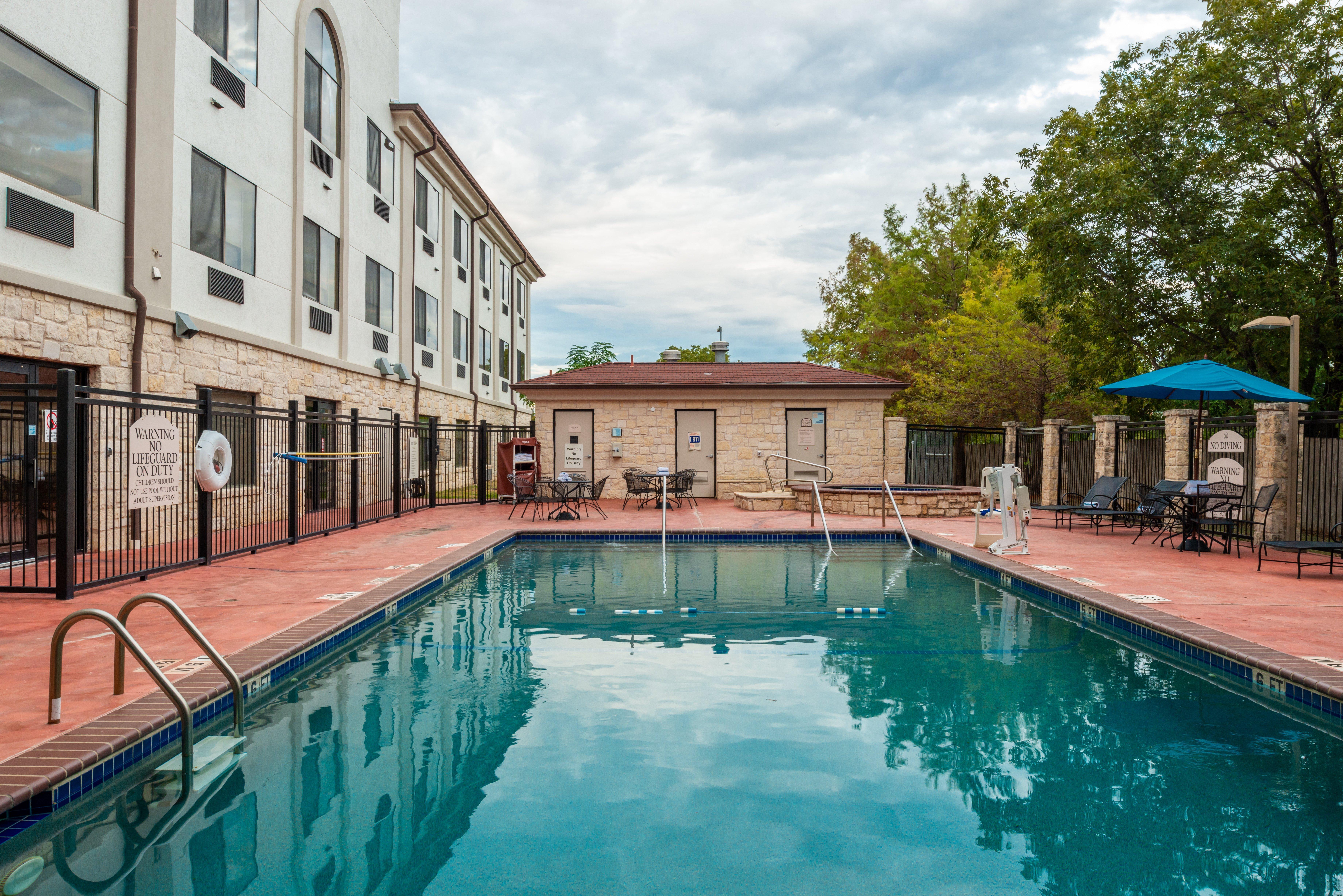 Holiday Inn Express & Suites Austin Nw - Lakeline By Ihg Exterior photo